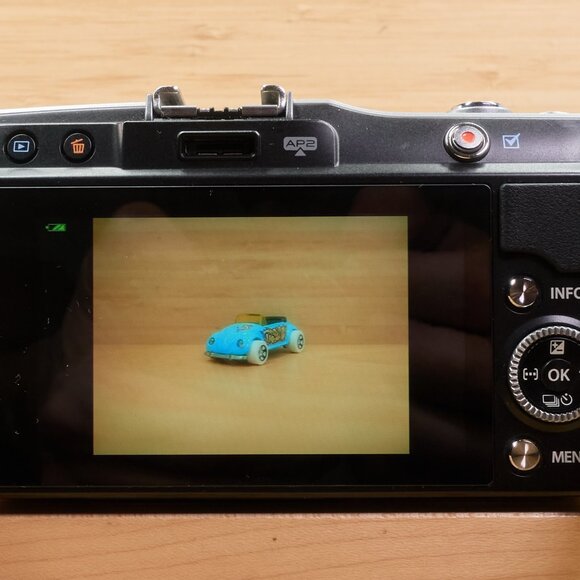 Olympus PEN Mini E-PM2 / 14-42mm Lens / Micro Four Thirds Camera / Tested - Picture 5 of 11